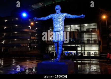 Vincent Company statue outside the Etihad Stadium ahead of the UEFA Champions League match Manchester City vs Young Boys at Etihad Stadium, Manchester, United Kingdom, 7th November 2023  (Photo by Conor Molloy/News Images) in Manchester, United Kingdom on 11/7/2023. (Photo by Conor Molloy/News Images/Sipa USA) Stock Photo