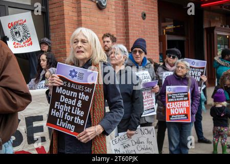 Detroit, Michigan, USA. 7th Nov, 2023. Members and supporters of Jewish Voice for Peace held a vigil outside Congressman Shri Thanedar's office, calling for him to support a ceasefire in the war in Gaza. The group said Gaza is a 'graveyard for children.' Credit: Jim West/Alamy Live News Stock Photo