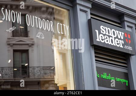 lyon , France - 11 04 2023 : snowleader sign text and brand logo facade wall reblochon company store building entrance shop Stock Photo