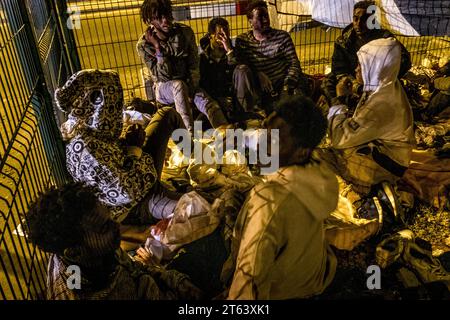 Michael Bunel/Le Pictorium - Exile in the land of human rights - 17/08/2018 - France/Ile-de-France (region)/Paris - In October 2015, the municipality presented eighteen commitments in a document entitled 'Mobilizing the Paris community to welcome refugees'. The document opens with this sentence: 'Paris, like other refugee cities, will rise to the challenge of welcoming the many migrants currently arriving in Europe.' One year on, and with the city of Paris already struggling to fulfill its commitment, the dismantling of the Calais Jungle in October 2016 has led to some refugees ret Stock Photo