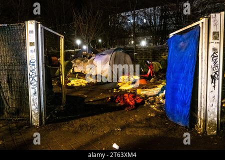 Michael Bunel/Le Pictorium - Exile in the land of human rights - 28/01/2020 - France/Ile-de-France (region)/Paris - Entrance to one of the camps. Evacuation of the refugee camps on the outskirts of Porte d'Aubervilliers . January 28, 2019. Paris, France. In October 2015, the municipality presented eighteen commitments in a document entitled 'Mobilizing the Paris community to welcome refugees'. The document opens with this sentence: 'Paris, like other refugee cities, will rise to the challenge of welcoming the many migrants currently arriving in Europe.' One year on, and with the c Stock Photo