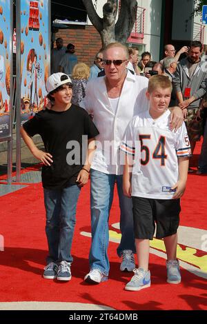 James Caan with his son and nephew at the Premiere of Columbia Pictures and Sony Pictures Animation 'Cloudy With a Chance of Meatballs'. Arrivals held at Mann Village Theatre in Westwood, CA, September 12, 2009. Photo Credit: Joseph Martinez / Picturelux Stock Photo