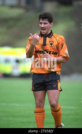 WOLVES V ASTON VILLA AT MOLINEUX 9/8/92 Andy Thompson Stock Photo