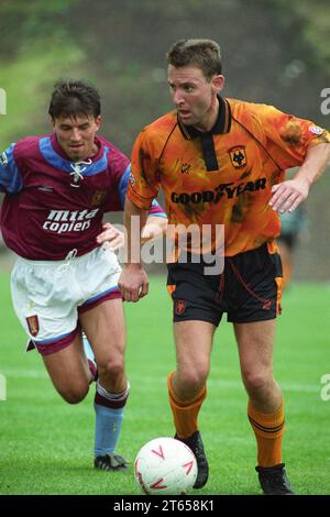 WOLVES V ASTON VILLA AT MOLINEUX 9/8/92 Robbie Dennison Stock Photo