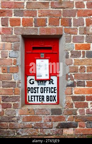 GPO GR classic old ludlow style letter box Post Box Moreton, Dorset Ludlow style Stock Photo