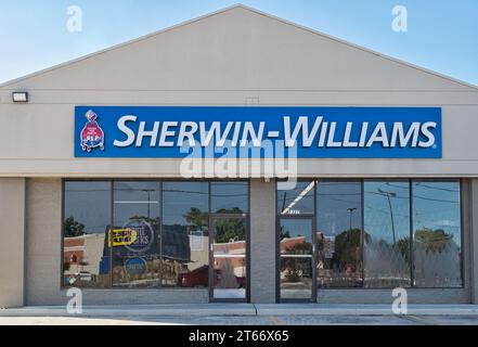 Houston, Texas USA 09-24-2023: Sherwin-Williams business storefront exterior in Houston, TX. Global paint manufacturing and distribution chain. Stock Photo