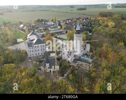 Posterstein, Germany. 09th Nov, 2023. Posterstein Castle in the Altenburger Land region. The foundation stone for the reconstruction of the north wing was laid here. The total costs amount to four million euros. (Photo taken with a drone) Credit: Bodo Schackow/dpa/Alamy Live News Stock Photo