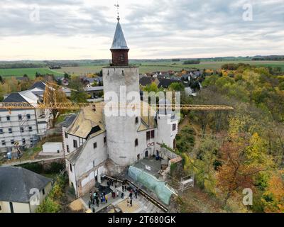 Posterstein, Germany. 09th Nov, 2023. Posterstein Castle in the Altenburger Land region. The foundation stone for the reconstruction of the north wing was laid here. The total costs amount to four million euros. (Photo taken with a drone) Credit: Bodo Schackow/dpa/Alamy Live News Stock Photo