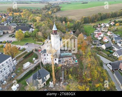 Posterstein, Germany. 09th Nov, 2023. Posterstein Castle in the Altenburger Land region. The foundation stone for the reconstruction of the north wing was laid here. The total costs amount to four million euros. (Photo taken with a drone) Credit: Bodo Schackow/dpa/Alamy Live News Stock Photo