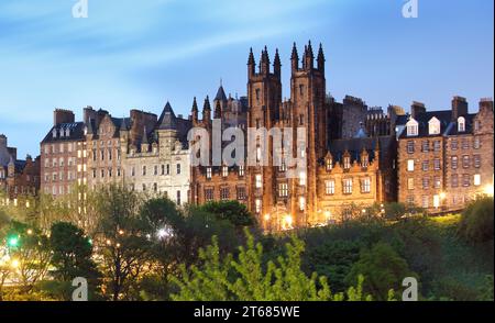 Edinburgh Old town of street Mound with New College, The University, Scotland at night Stock Photo