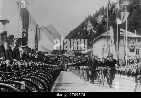 Hitler Riding Bike Hitler Youth members in Rome, 1936 Stock Photo - Alamy