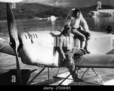Ernst Udet and Leni Riefenstahl during filming of the movie SOS Eisberg. [automated translation] Stock Photo