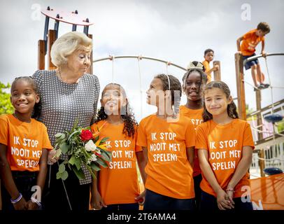 ORANJESTAD - Princess Beatrix visits the Neptali Henriquez Park playground. The playground serves as an example for other playgrounds that the Jantje Beton Foundation wants to realize on the island. After a two-day visit to Curaçao, the princess is now in Aruba for two days. Both visits focused on the protection of ecosystems and social initiatives. ANP KOEN VAN WEEL netherlands out - belgium out Stock Photo