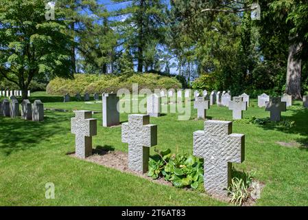 German WW1 graves at the St. Symphorien Military Cemetery, First World War burial ground at Saint-Symphorien near Mons, province of Hainaut, Belgium Stock Photo