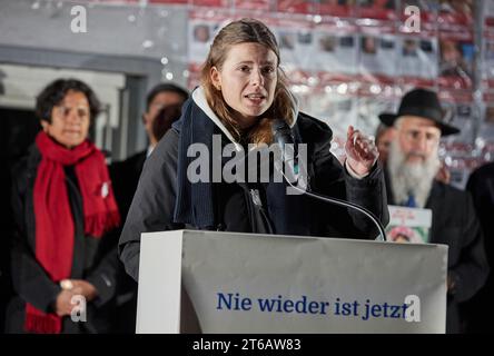 Hamburg, Germany. 09th Nov, 2023. Luisa Neubauer, climate protection activist and publicist, speaks during the commemorative event to mark the 85th anniversary of the pogrom night of November 9 on Joseph-Carlebach-Platz. On the night of November 9-10, 1938, the Nazis burned down synagogues across Germany, abused Jews and vandalized their homes and businesses. The pogrom night was the prelude to the systematic extermination of the Jewish population under National Socialism. Credit: Georg Wendt/dpa/Alamy Live News Stock Photo