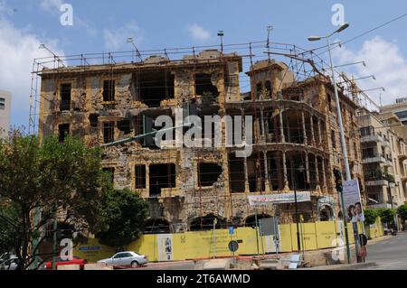 Civil war building ruins at the Elias Sarkis Boulevard, the green line during the war. Stock Photo