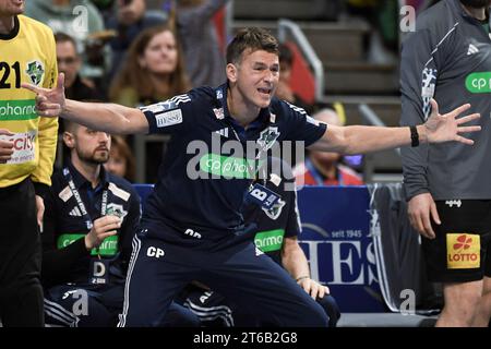 Hanover, Germany. 09th Nov, 2023. Handball: Bundesliga, TSV Hannover-Burgdorf - THW Kiel, Matchday 12, ZAG Arena. Hannover coach Christian Prokop gesticulates. Credit: Swen Pförtner/dpa/Alamy Live News Stock Photo