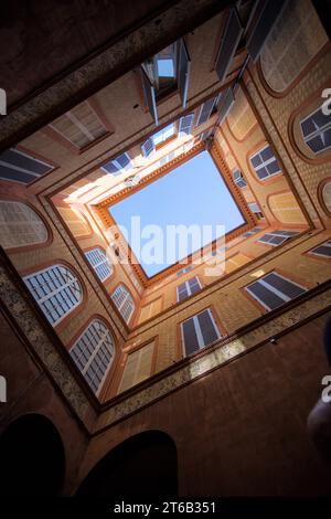 Siena - Symetry - Skybuilding Stock Photo - Alamy