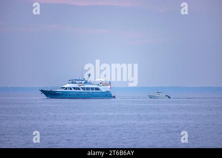 Superyacht Lady Victory underway in the hamptons Stock Photo