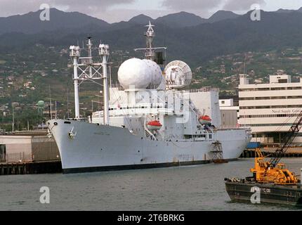 USNS Observation Island (T-AGM-23) docked at Pearl Harbor - DN-SC-92-04471 Stock Photo