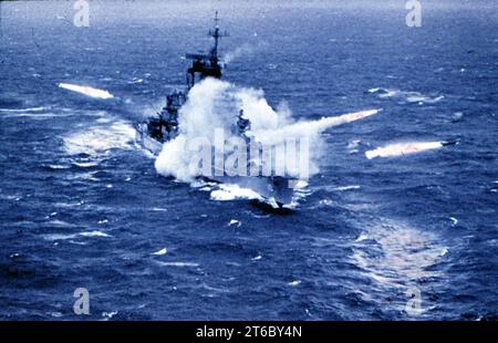 USS Albany (CG-10) firing missiles 1963 (colour) Stock Photo