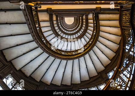 Rookery Building from 1888 in Downtown Chicago, Illinois, United States. Chicago's oldest high-rise with a Romanesque structure has a Frank Lloyd Wright-designed lobby Stock Photo