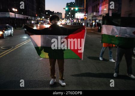 Newark, New Jersey, USA. 9th Nov, 2023. Hundreds of demonstrators take to the streets in Newark, New Jersey protesting the actions of the Israeli governments action against Palestinians in Gaza. The Demonstrators also marched to U.S. Corey Bookers, D-NJ office and downtown Newark as well as occupying the foyer adjacent to Booker's office (Credit Image: © Brian Branch Price/ZUMA Press Wire) EDITORIAL USAGE ONLY! Not for Commercial USAGE! Stock Photo