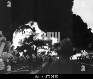 USS Enterprise (CVAN-65) fire 1969 explosions3 Stock Photo