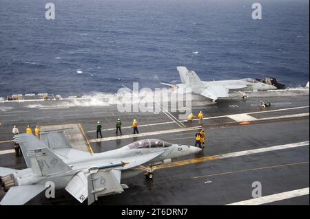 USS George Washington 140917 Stock Photo - Alamy