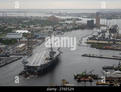 USS Harry S. Truman (CVN 75) transits the Elizabeth River as it departs Norfolk Naval Shipyard. (51186202815) Stock Photo