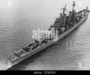USS Los Angeles (CA-135) underway on 21 March 1951 Stock Photo