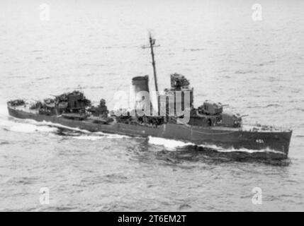 USS Maury (DD-401) underway in 1943 Stock Photo