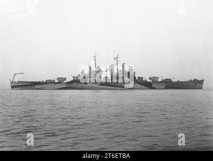 USS Montpelier (CL-57) off Mare Island 1944 Stock Photo