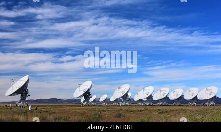 radio telescopes and giant dish antennas  in the karl g. jansky very large array radio astronomy observatory  near socorro, new mexico Stock Photo