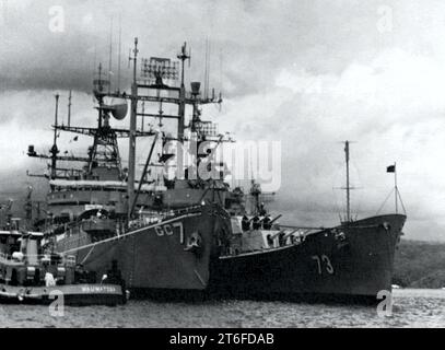 Uss mount mckinley hi-res stock photography and images - Alamy