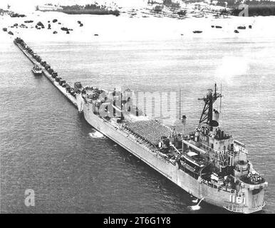 USS Vernon County (LST-1161) unloading Stock Photo