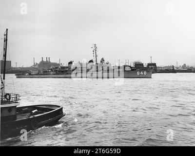 USS Witek (DD-848) at New York City in May 1951 Stock Photo