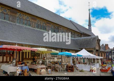 Flea Market, Brocante, in front of Eglise Sainte Catherine, Place Sainte Catherine, Honfleur, Calvados, Basse Normandie, Normandy, France, Europe Stock Photo