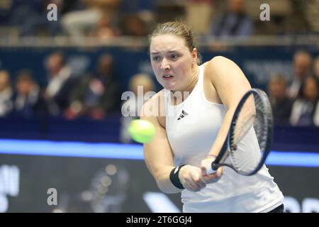 Seville, Spain, 10th November 2023. Germanys Jule Niemeyer is in action during the match against Francia at the Billie Jean King Cup Finals in Sevilla. Photo credit: Frank Molter Credit: Frank Molter/Alamy Live News Stock Photo