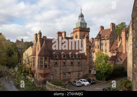 Well Court, commissioned in 1886 by Sir John Findlay as social housing in Dean Village, is a rare example of an arts and crafts building in Edinburgh. Stock Photo