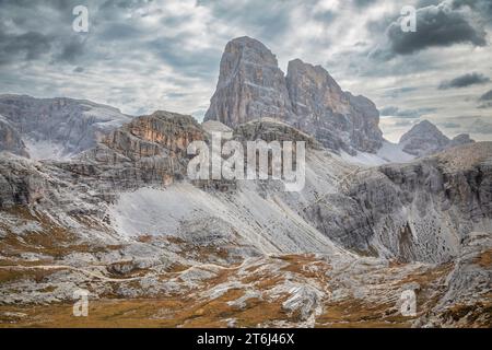 Italy, Dolomites, the Zwölferkofel / Croda dei Toni, a peak of the Sexten Dolomites on the border between the provinces of Bolzano / South Tyrol and Belluno / Veneto, as seen near Büllelejochhütte / Pian di Cengia hut Stock Photo