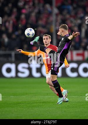 Joshua Kimmich FC Bayern Munich FCB (06) vs Kerem Aktuerkoglu Galatasaray Istanbul (07), Champions League, Allianz Arena, Munich, Bavaria, Germany Stock Photo