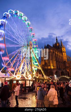 Christmas market on the cathedral square, Ferris wheel, cathedral, Erfurt, Thuringia Stock Photo