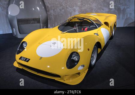 Carrera FERRARI 365 P2 n°17 - Circuits de Legende