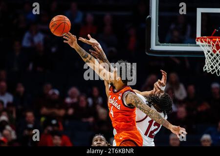 South Carolina guard Zachary Davis (2) reacts to a foul during the ...