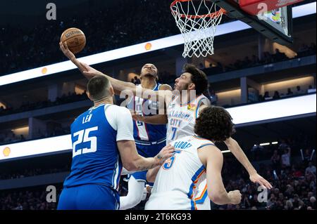 Oklahoma City Thunder forward Chet Holmgren (7) celebrates with Shai ...