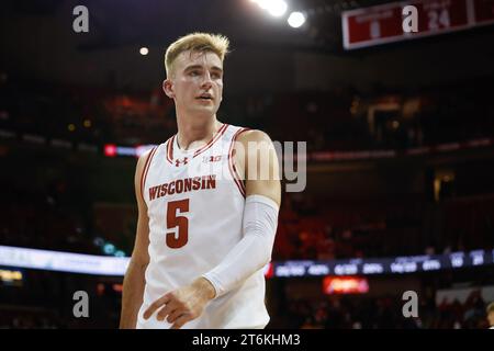 November 10, 2023: Wisconsin Badgers forward Tyler Wahl (5) during the NCAA basketball game between the Tennessee Volunteers and the Wisconsin Badgers at the Kohl Center in Madison, WI. Darren Lee/CSM Stock Photo