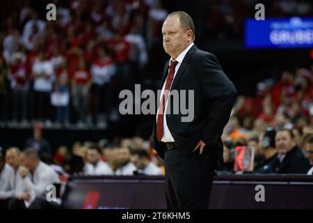 November 10, 2023: Wisconsin Badgers head coach Greg Gard during the NCAA basketball game between the Tennessee Volunteers and the Wisconsin Badgers at the Kohl Center in Madison, WI. Darren Lee/CSM Stock Photo