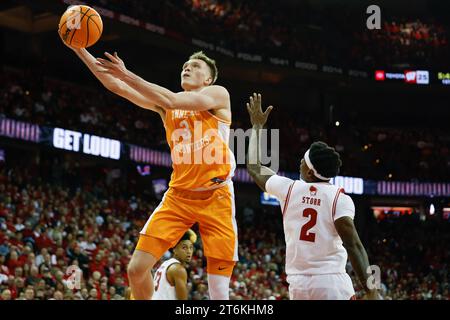 November 10, 2023: Tennessee Volunteers guard Dalton Knecht (3) goes in for a layup during the NCAA basketball game between the Tennessee Volunteers and the Wisconsin Badgers at the Kohl Center in Madison, WI. Darren Lee/CSM Stock Photo