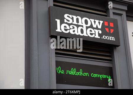 lyon , France - 11 04 2023 : snowleader sign text and brand logo store French reblochon company shop sporting goods retailer outdoor activities sports Stock Photo